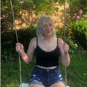 Meet your posher, Alyssa